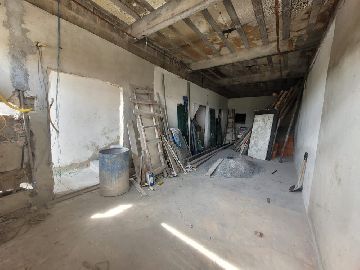 Garagem com duas vagas para autom�veis grandes