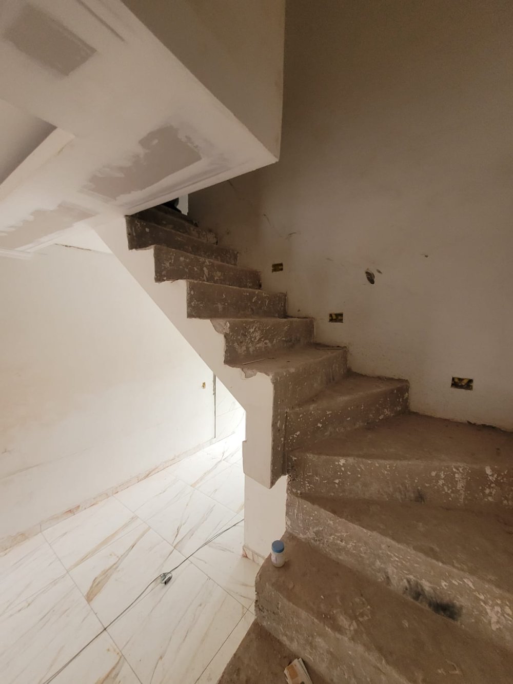 escada que dá acesso ao pavimento superior