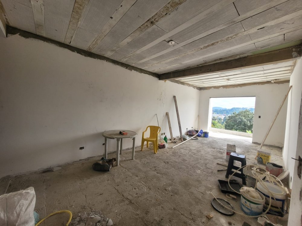 Sala da casa, grande e bem arejada