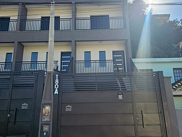 Sobrado Geminado � Venda